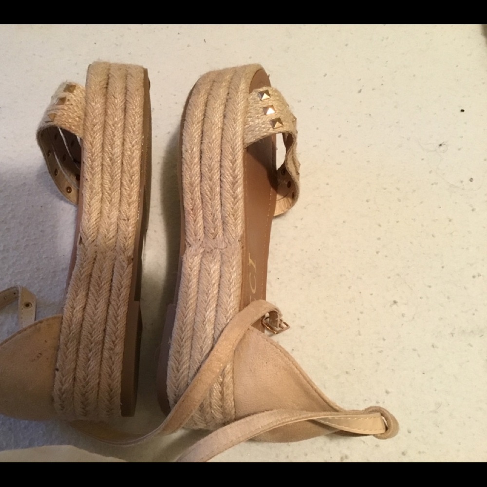 Sandals - Picture 2 of 2